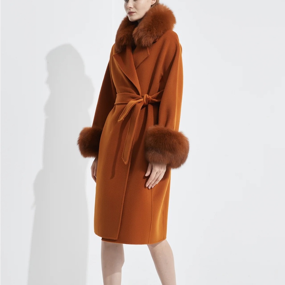 Pissenlit Cashmere Coat with Detachable Fur Collar & Cuffs - Picture 3 of 7
